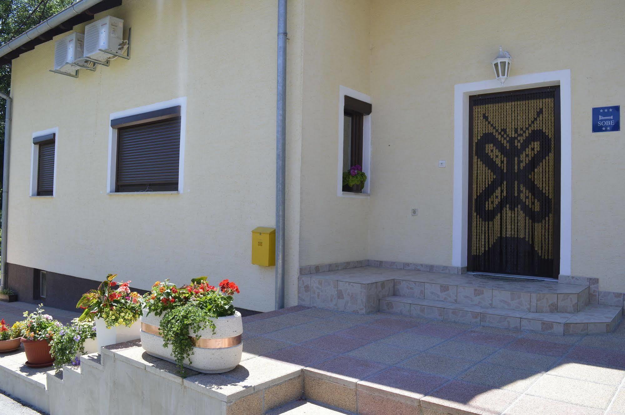 House Jelena Seliste Dreznicko Exterior foto