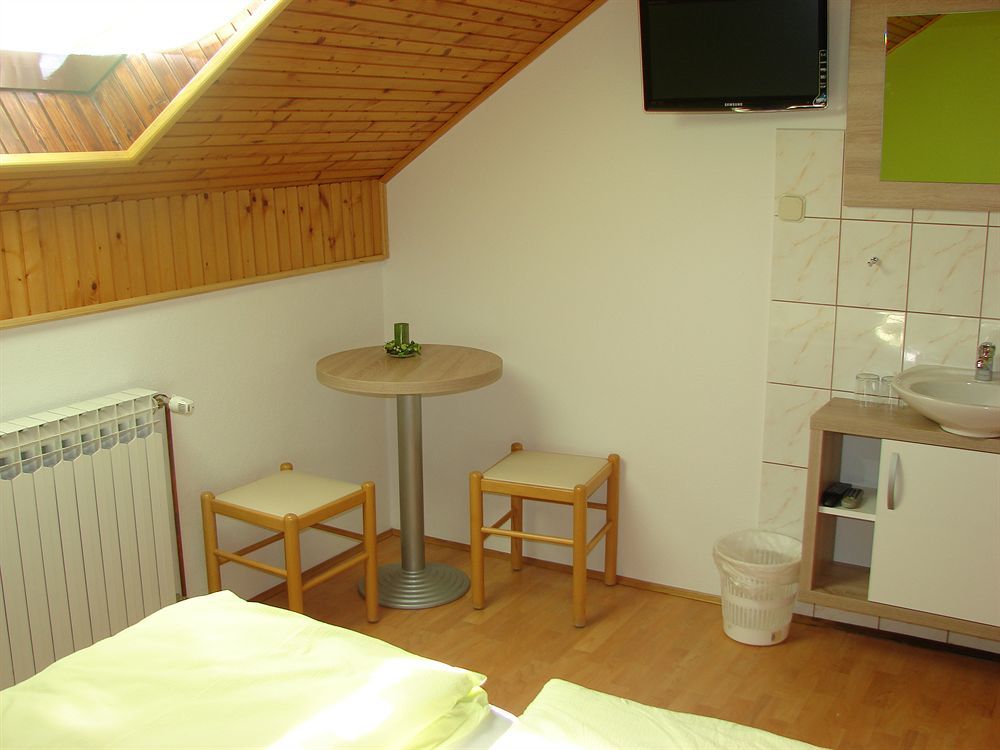House Jelena Seliste Dreznicko Exterior foto